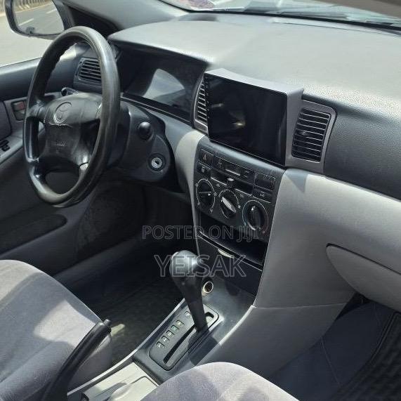 Toyota Corolla 2000 White