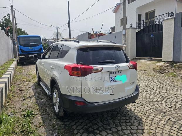 Toyota RAV4 2015 White
