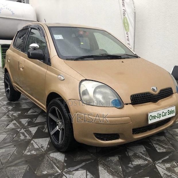 Toyota Vitz 2004 Gold