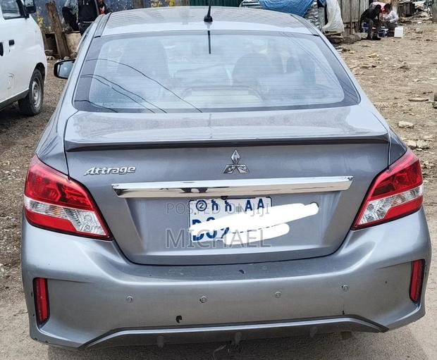 Mitsubishi Attrage 2021 Silver