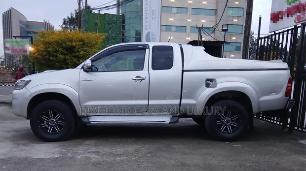 Toyota Hilux 2013 Gray