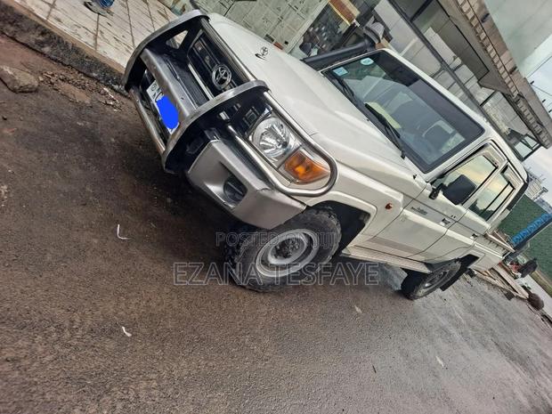 Toyota Land Cruiser 2015 Beige