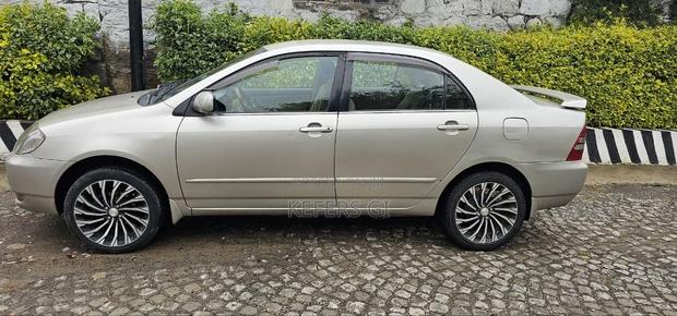 Toyota Corolla Altis 1.3 2003 Gold
