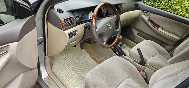 Toyota Corolla Altis 1.3 2003 Gold