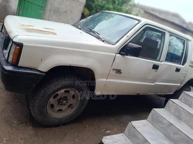 Mitsubishi L200 1998 White