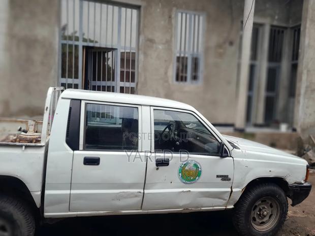 Mitsubishi L200 1998 White