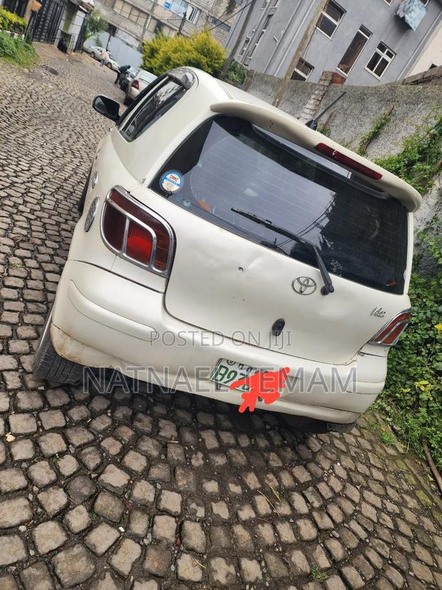 Toyota Vitz 2004 White