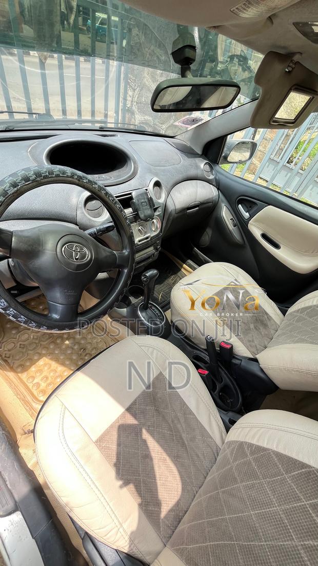 Toyota Vitz 2004 Beige
