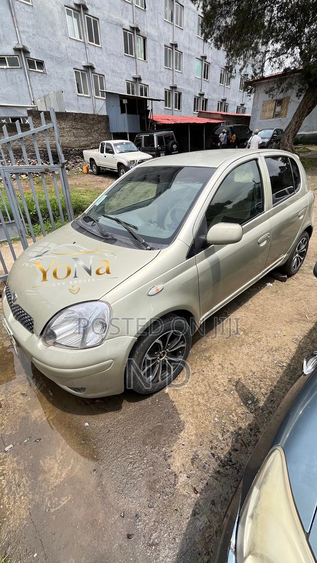 Toyota Vitz 2004 Beige
