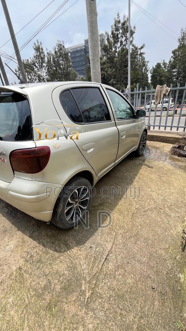 Toyota Vitz 2004 Beige