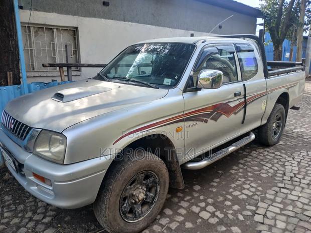 Mitsubishi L200 2001 Silver