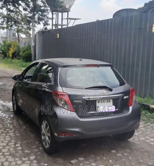 Toyota Yaris 2012 Black