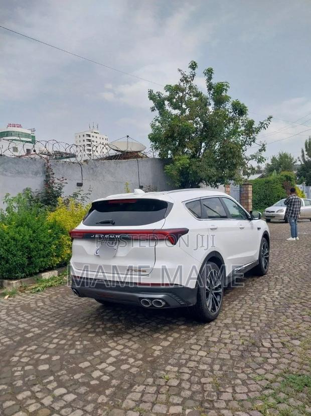 Jetour X70 Plus 2022 White