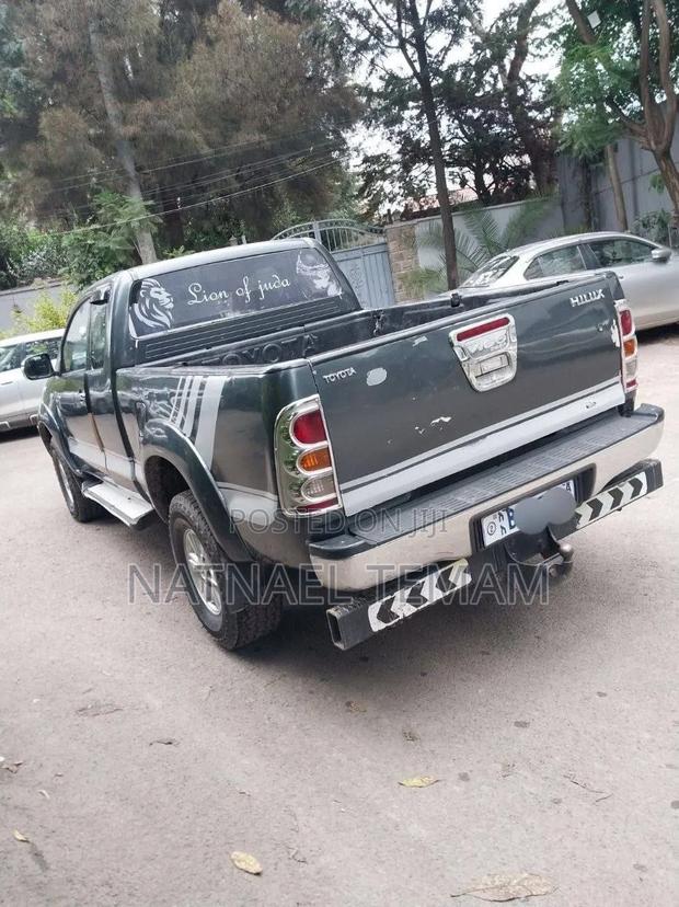 Toyota Hilux 2011 Black