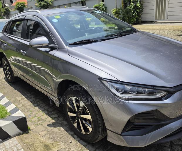 BYD E2 43 kWh 94 hp FWD 2025 Gray
