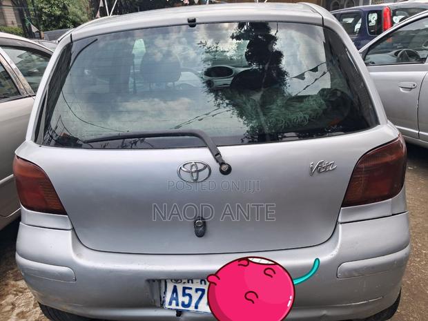 Toyota Vitz 2003 Silver