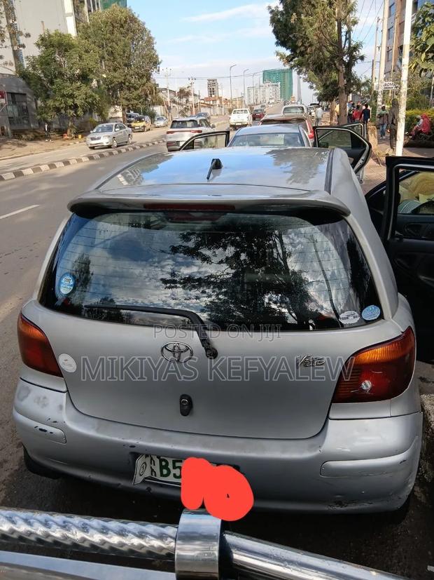 Toyota Vitz 2004 Silver