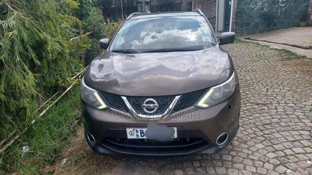 Nissan Qashqai 2016 Brown