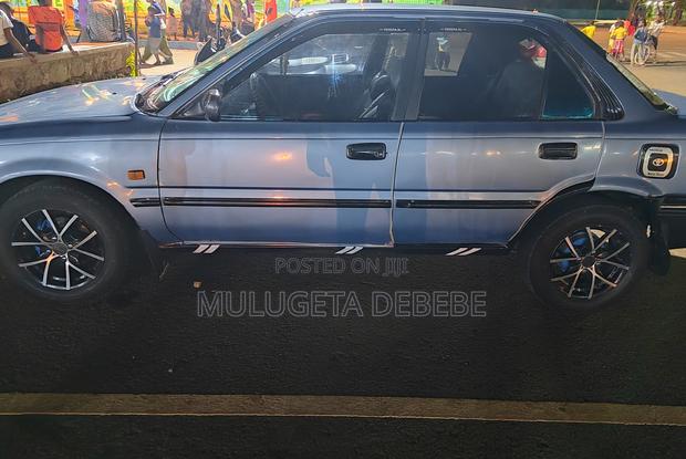 Toyota Corolla 1990 Blue