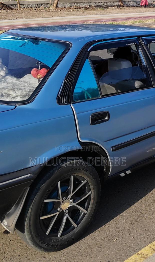 Toyota Corolla 1990 Blue
