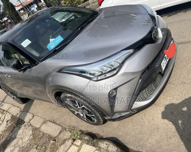 Toyota C-HR 2020 Gray