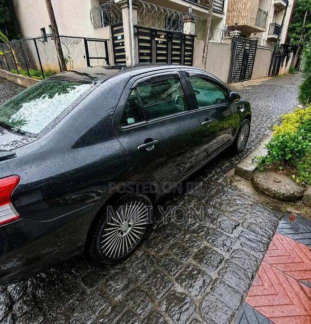 Toyota Belta 2008 Black