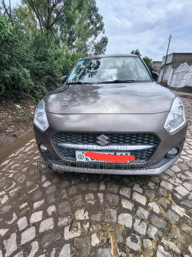 Suzuki Swift 2022 Brown