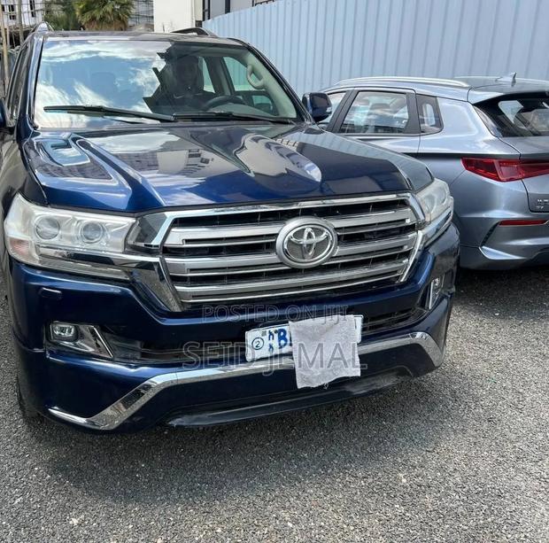Toyota Land Cruiser 2017 Blue