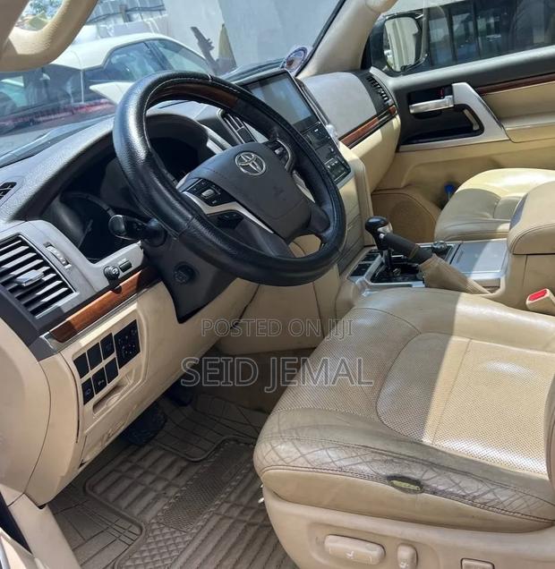 Toyota Land Cruiser 2017 Blue
