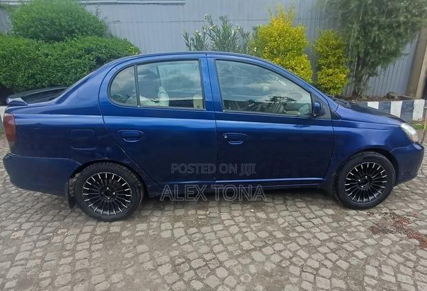 Toyota Platz 2005 Blue