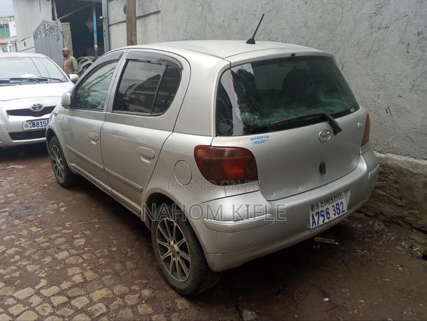 Toyota Vitz 2004 Silver