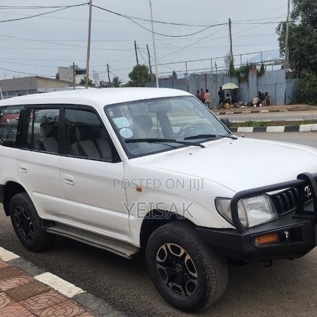 Toyota Land Cruiser 1996 White