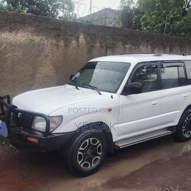 Toyota Land Cruiser 1996 White