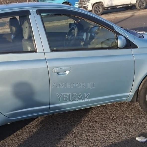 Toyota Platz 2005 Blue