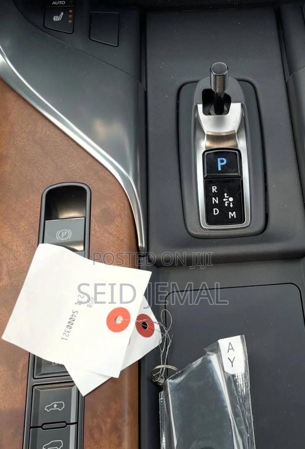 New Lexus LX 2025 Off white