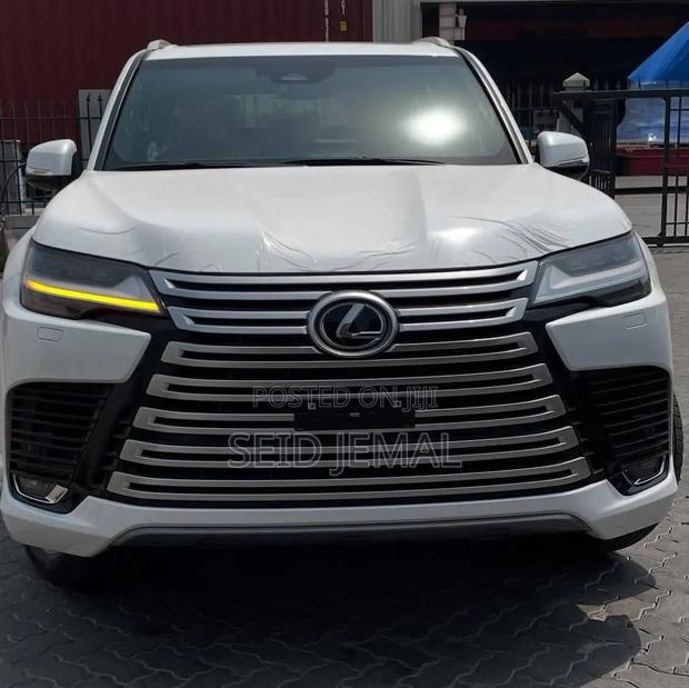 New Lexus LX 2025 Off white