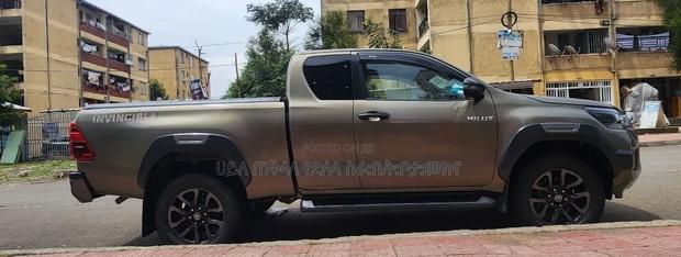 Toyota Hilux 2021 Pearl