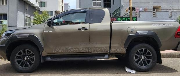 Toyota Hilux 2021 Pearl