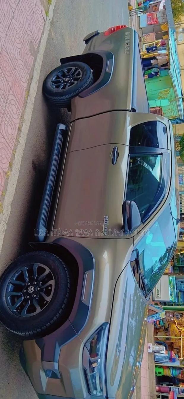 Toyota Hilux 2021 Pearl