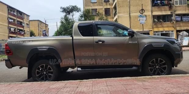 Toyota Hilux 2021 Pearl
