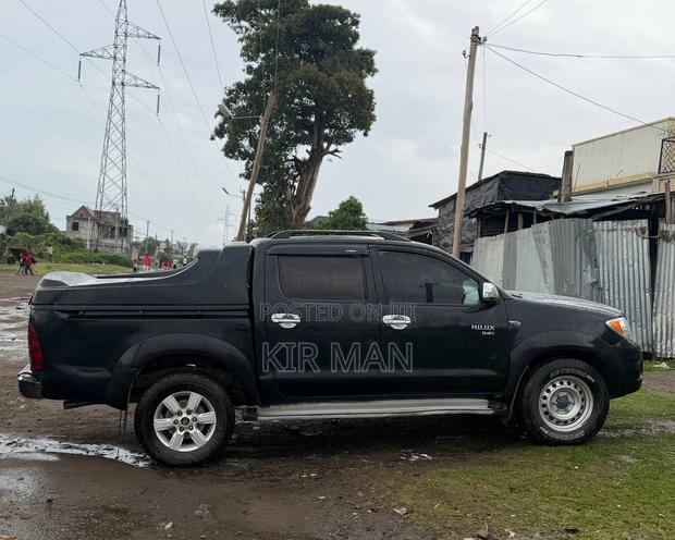 Toyota Hilux 2.5 D-4D SRX 2010 Black