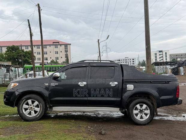 Toyota Hilux 2.5 D-4D SRX 2010 Black