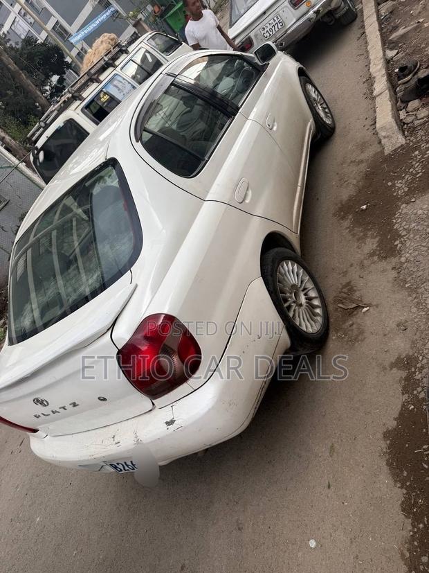 Toyota Platz 2002 White