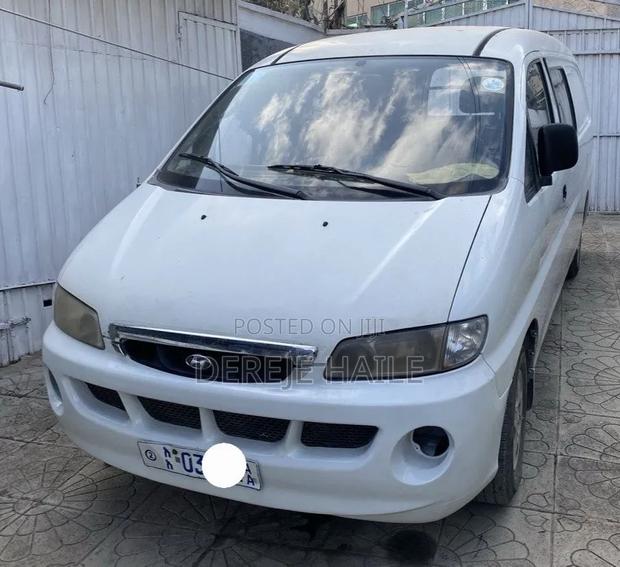 Hyundai H200 2000 White