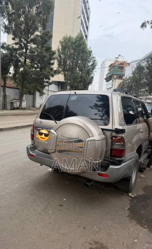 Toyota Land Cruiser 2005 Silver