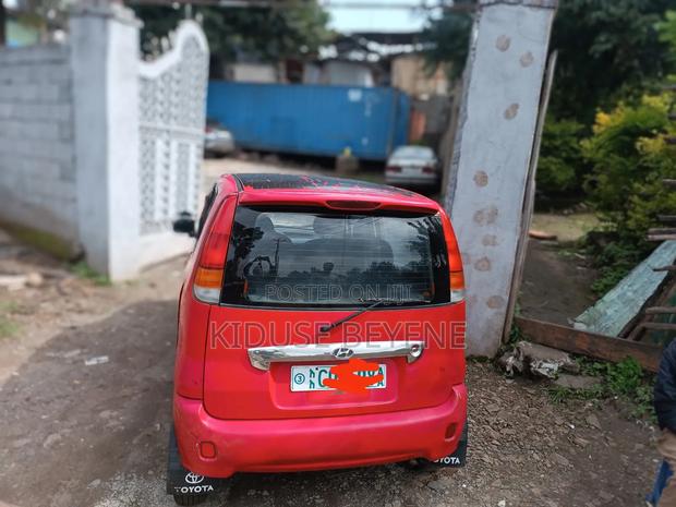 Car 2000 Red