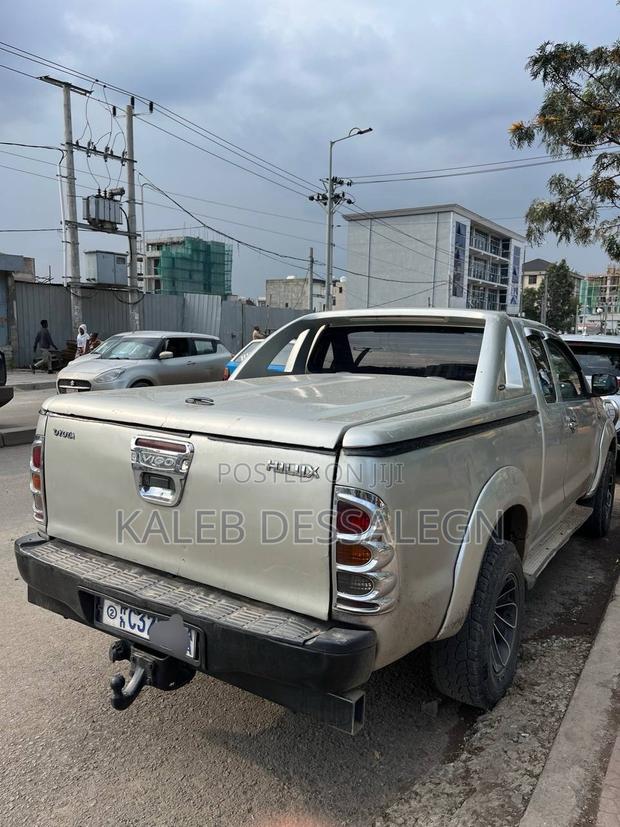Toyota Hilux 2008 Gray