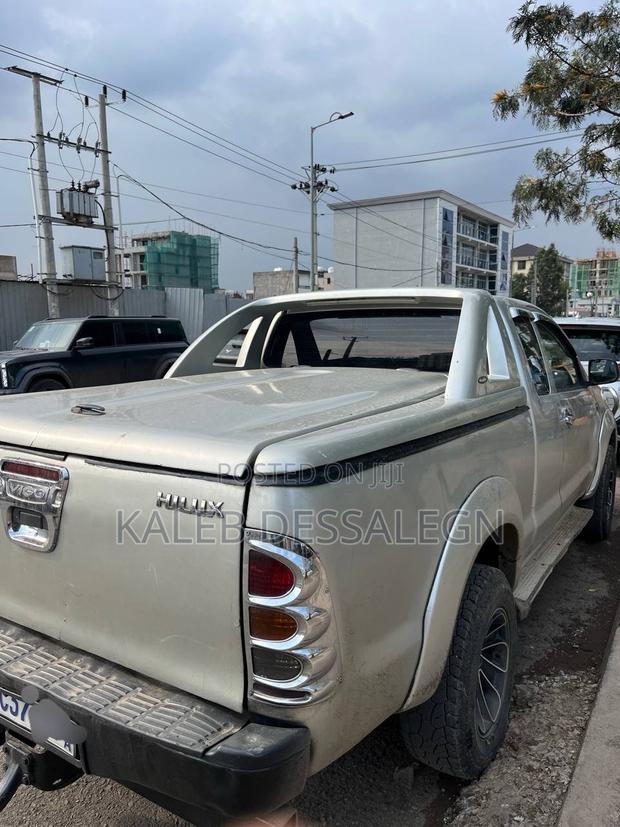 Toyota Hilux 2008 Gray