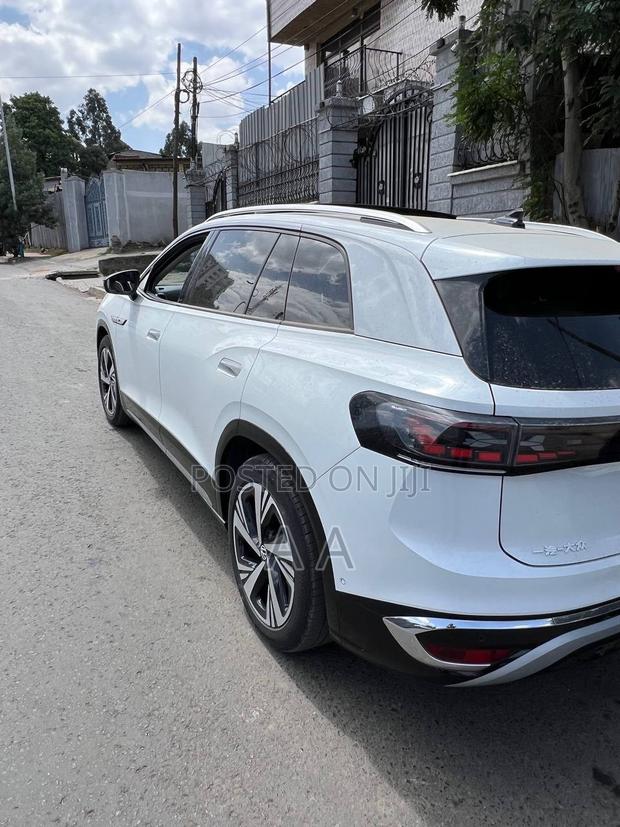 Volkswagen ID.6 2024 White