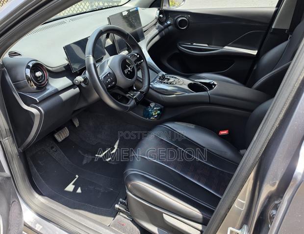 BYD E2 43 kWh 94 hp FWD 2025 Silver